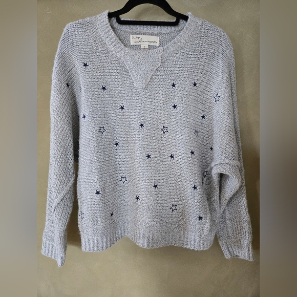 Vintage Havana Sweaters - Vintage Havana | Gray Crew Neck Sweater With Stitched Stars, Size M